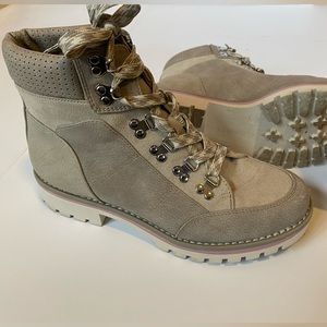 Sole Society So-Taleese Glaze/White Joey Boot